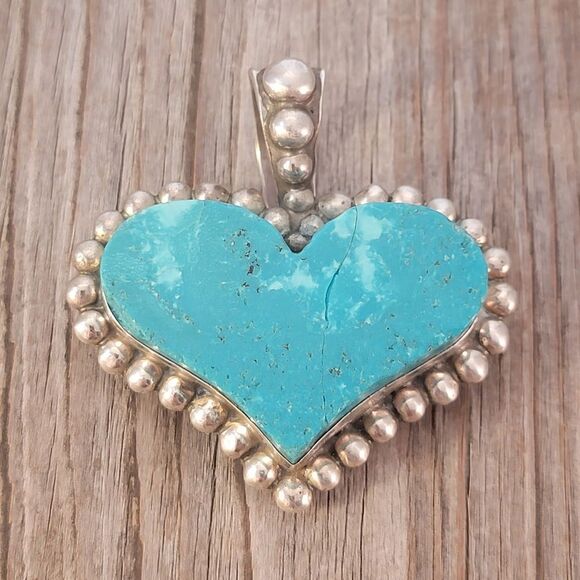 Choctaw Gale Self Beaded Wide Heart Turquoise Pendant - Picture 4 of 8